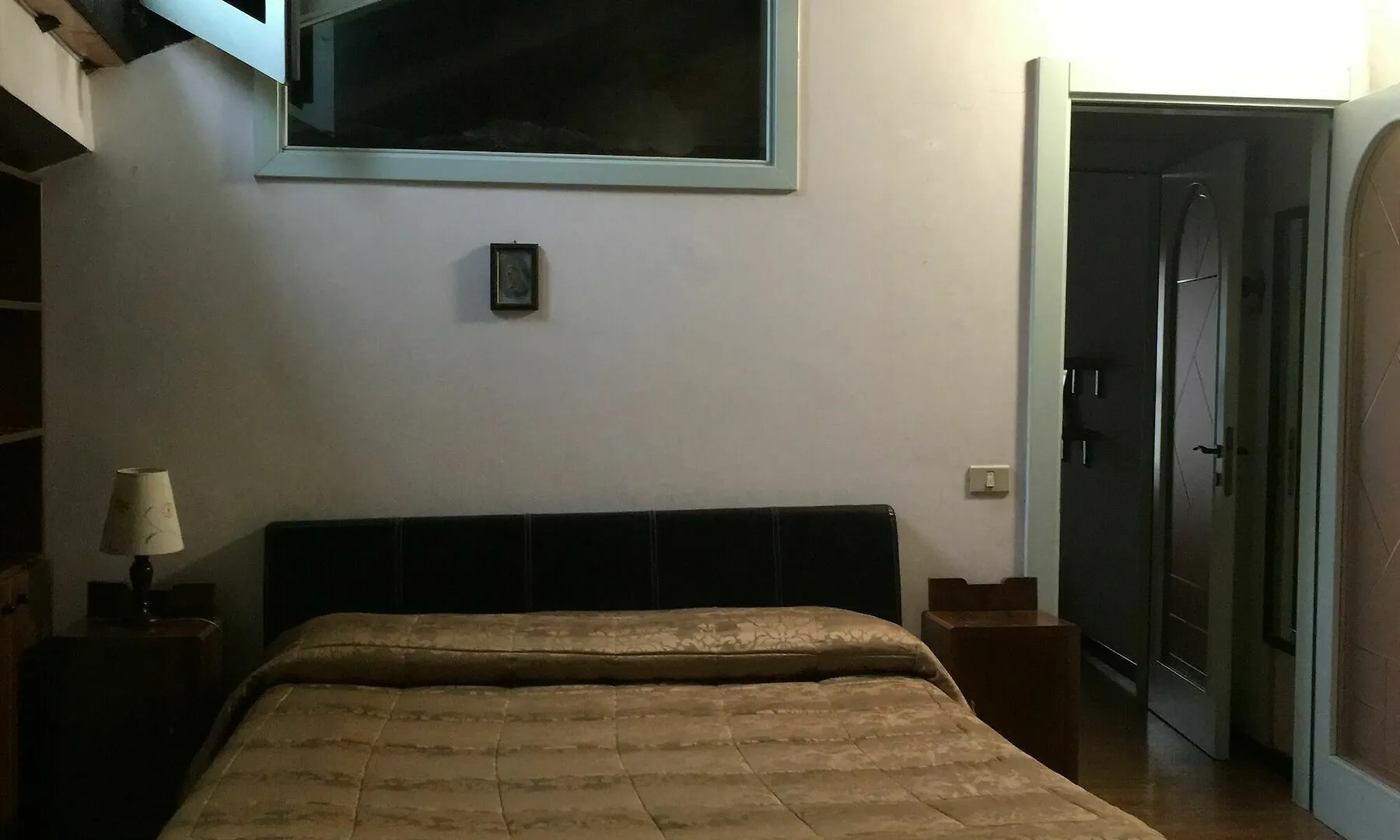 B&B Mario Lupo Bergamo 2*,  Italy